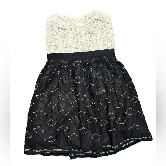 NWT Anthropologie Meadow Rue Womens 8 Lace Dress Black Ivory Strapless - Picture 2 of 9